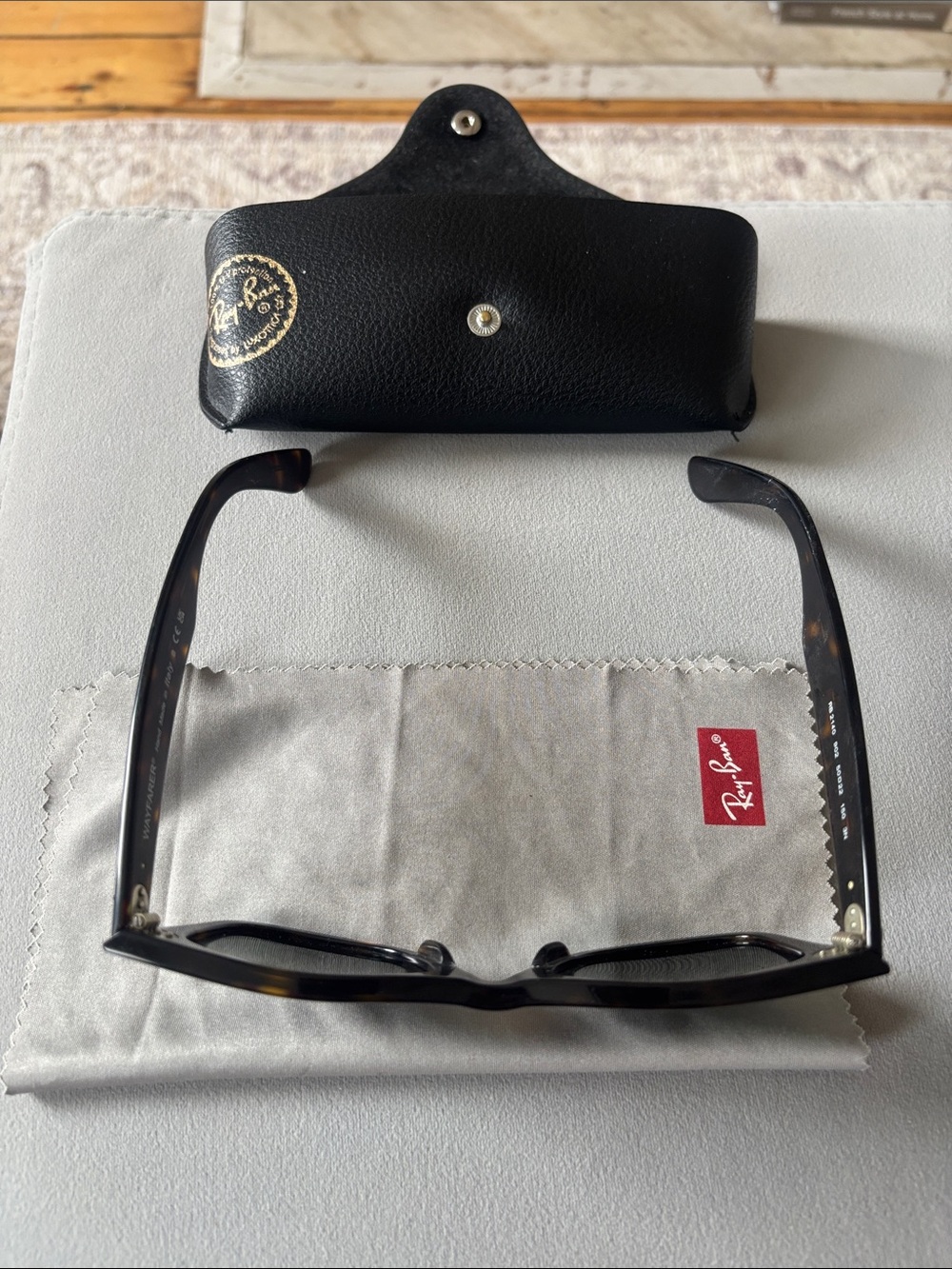 Ray-Ban Wayfarer Tortoiseshell Sunglasses - Picture 5 of 5